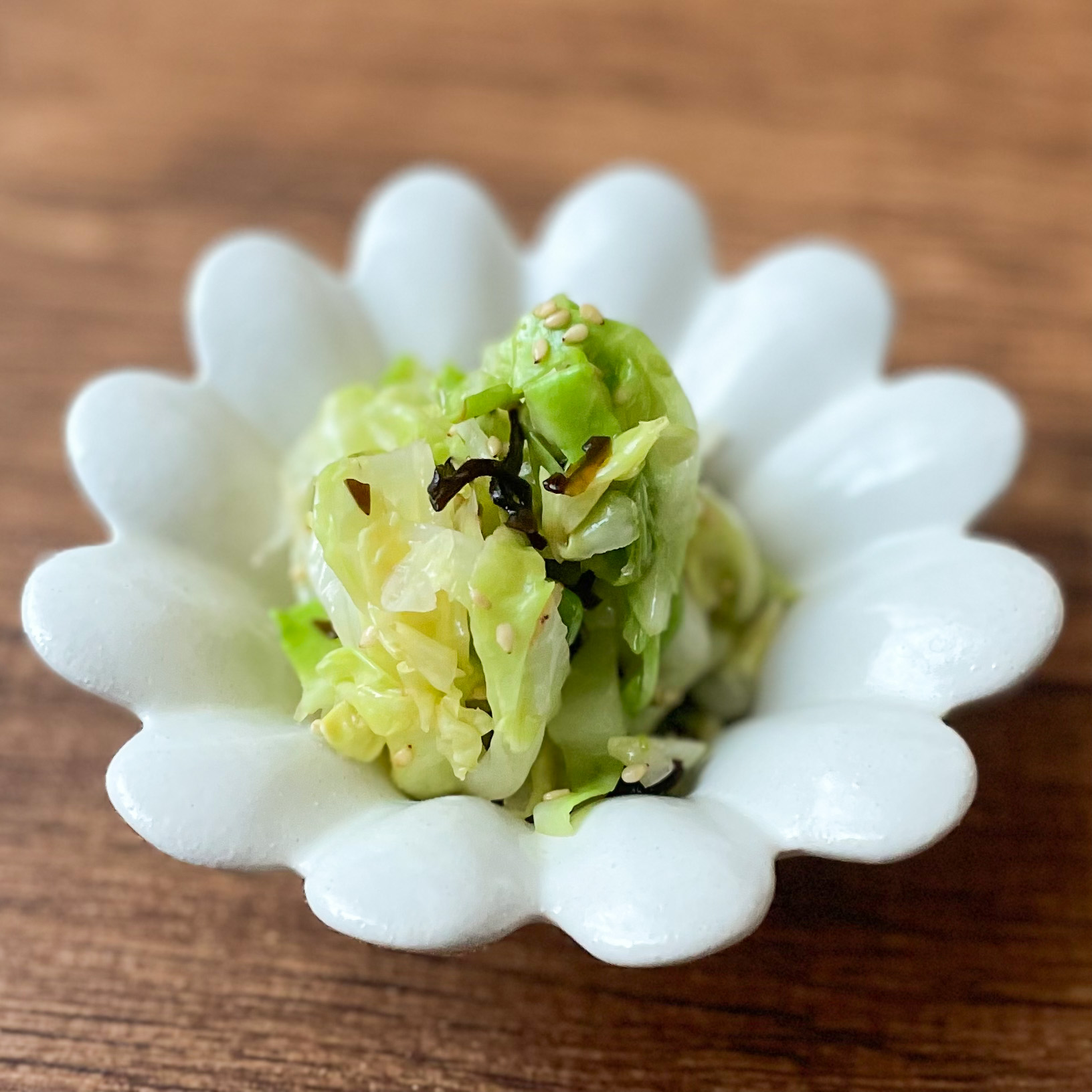火を使わずレンジで簡単！低糖質作り置き「キャベツの塩昆布ナムル」