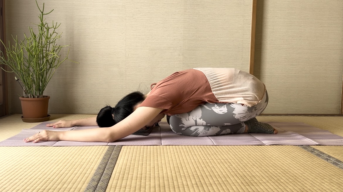 反り腰改善！腰すっきりピラティス「シェル・ストレッチ」