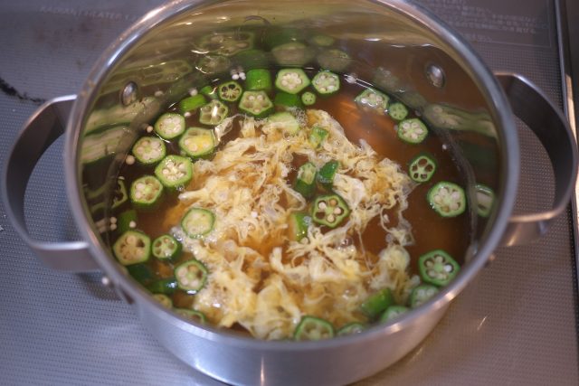 オクラとわかめのネバネバ腸活スープ