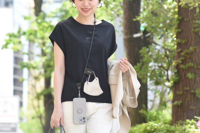 牛革 編み込みデザイン スマホストラップ マルチホルダー付