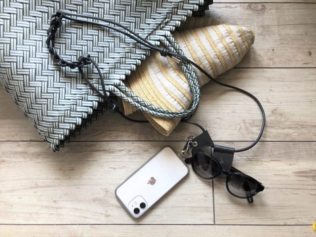 牛革 編み込みデザイン スマホストラップ マルチホルダー付
