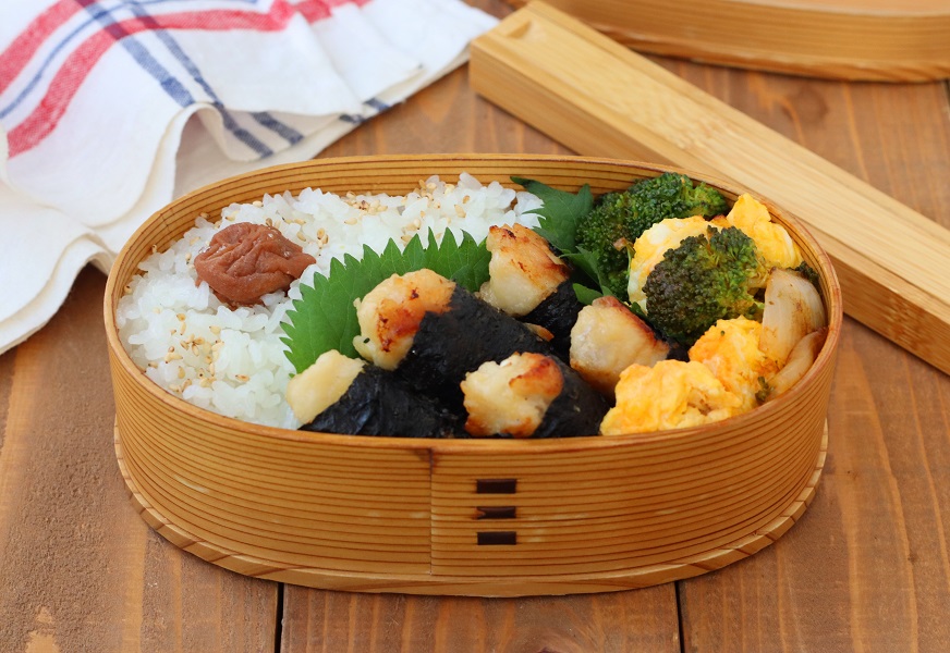 酢で旨みアップ！「ささみの海苔巻き」「卵と野菜のケチャップ炒め」2品弁当