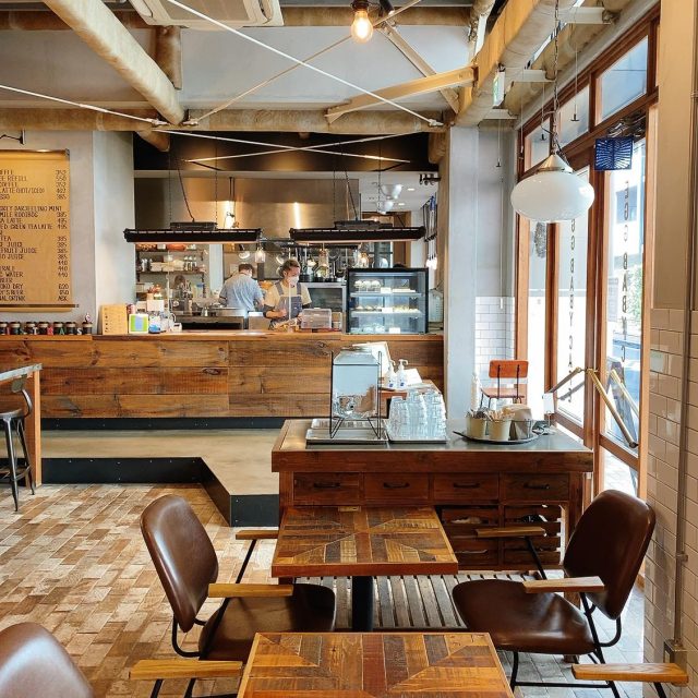 egg baby cafe 店内