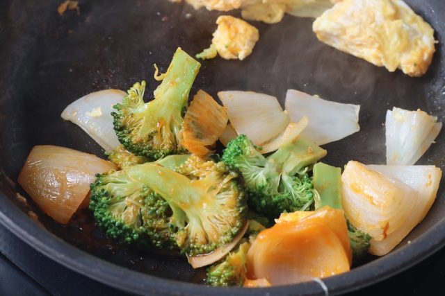 卵と野菜のケチャップ炒め