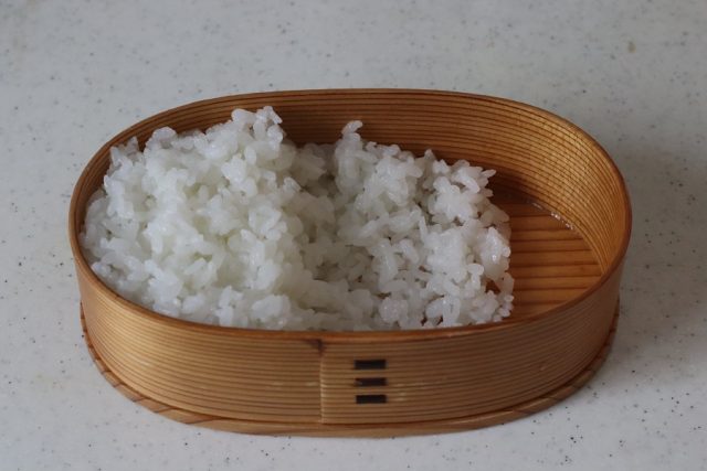 2品弁当の詰め方
