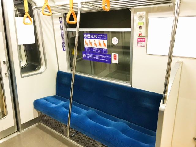 みんなで快適、安全に！気をつけたい「電車の乗車マナー」3つ