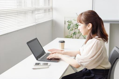 初心者もOK！YouTube、書籍…「お金」について学べる3つの方法