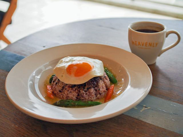 遅く起きた朝もモーニングが食べられる！「HEAVENLY Island Lifestyle 代官山」でハワイ気分