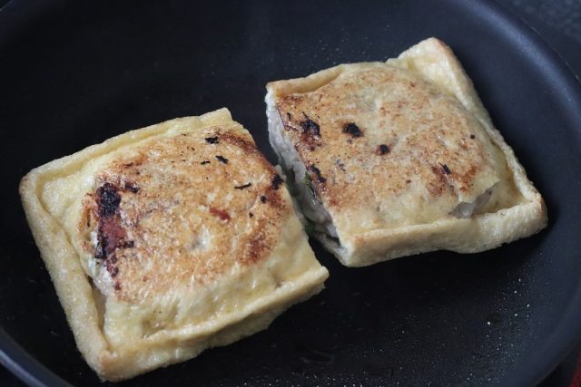 お揚げの餃子風