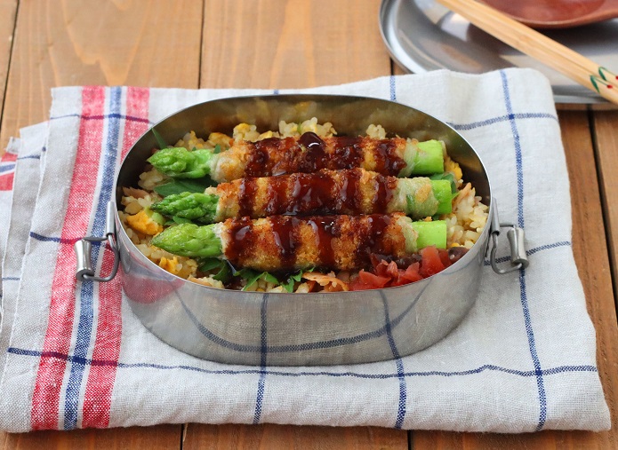 アスパラ使い切り！簡単「肉巻きカツ」「炒飯」2品弁当