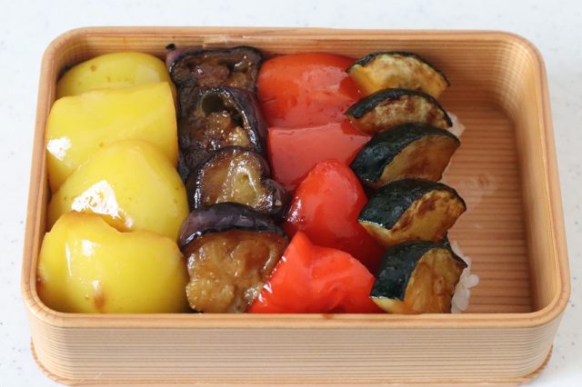 2品弁当の詰め方