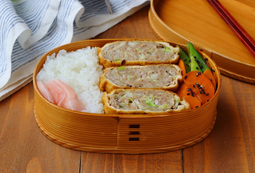 フライパン1つ！簡単「お揚げの餃子風」「絹さやとにんじんの黒ごま和え」2品弁当