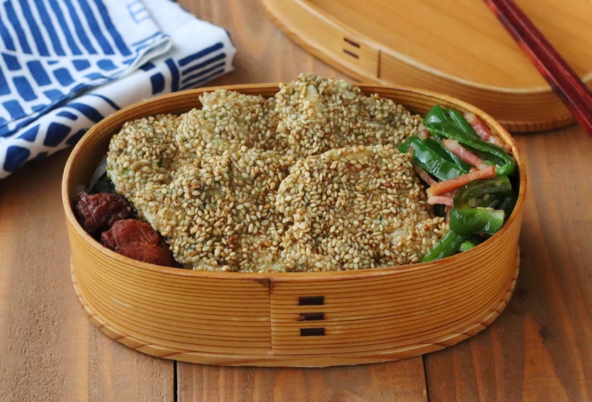 フライパン1つ！簡単「鶏むねゴマ揚げ」「ピーマンとベーコン炒め」2品弁当
