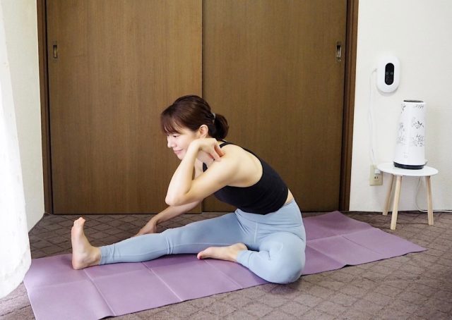 「ひじ回しストレッチ」
