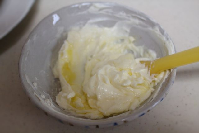 クリームチーズを混ぜる