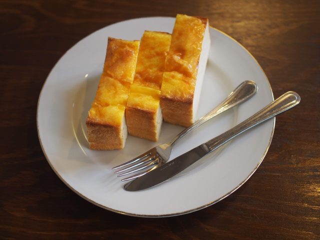 厚切りのチーズトースト