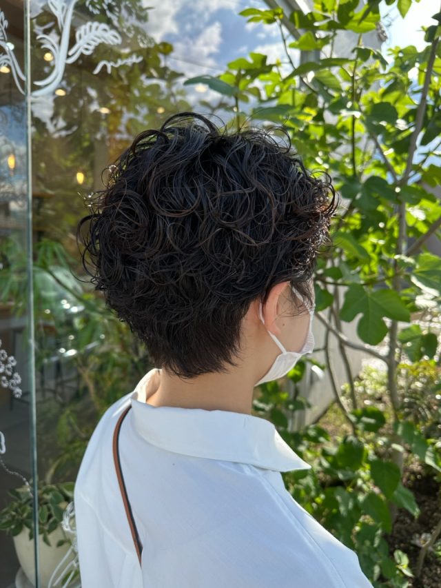 しっかりめのパーマスタイル