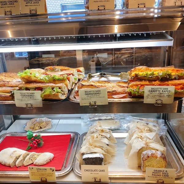 SIDEWALK STAND 店内