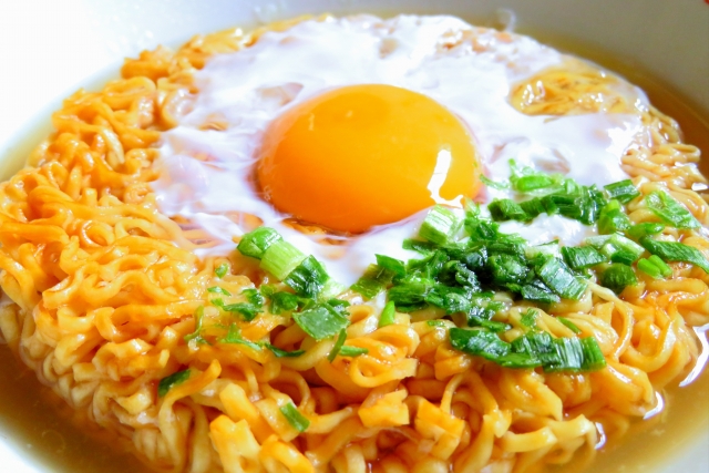 こんな食べ方もアリ！簡単「チキンラーメン」アレンジが気になる