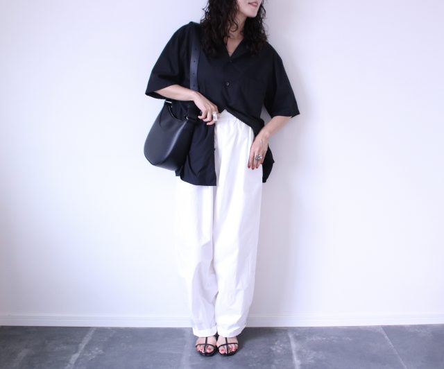 「白カーブパンツ」着回しコーデ