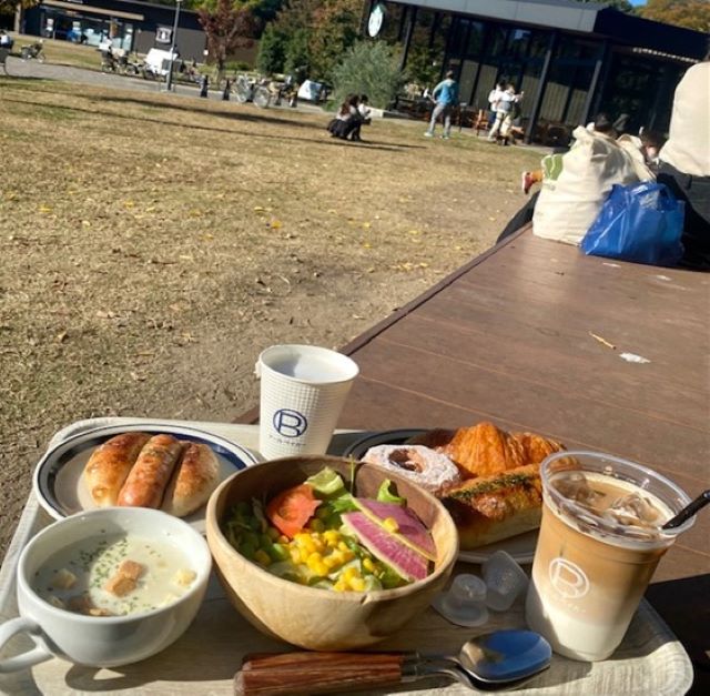 セットメニューと外の景色