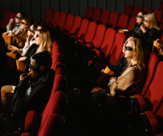朝映画