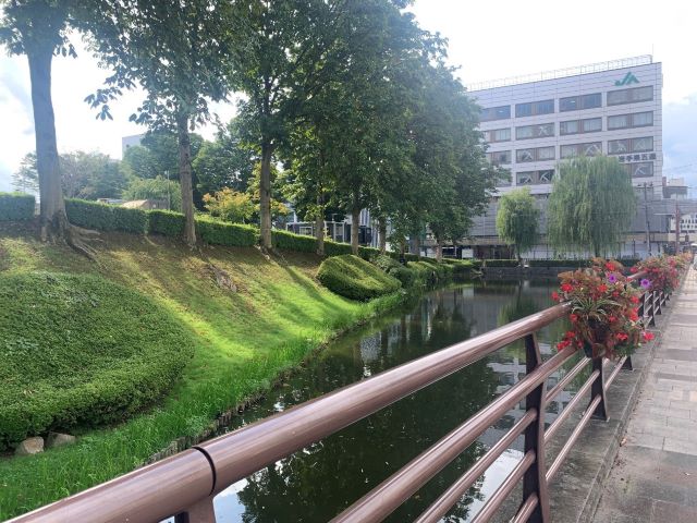 川沿いの街並み