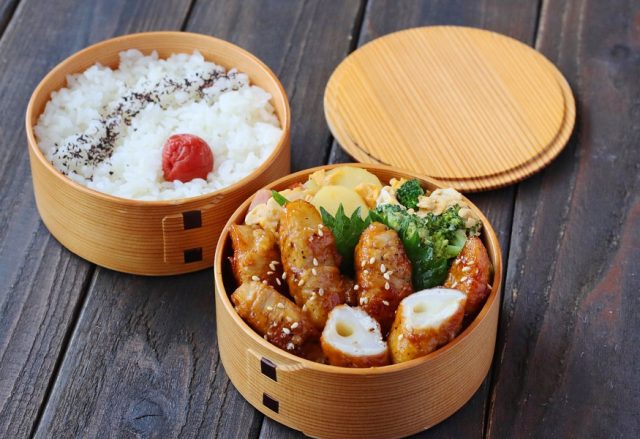 「縦切りれんこん肉巻き」「ベーコンポテト卵」2品弁当