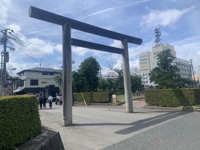 青空と鳥居