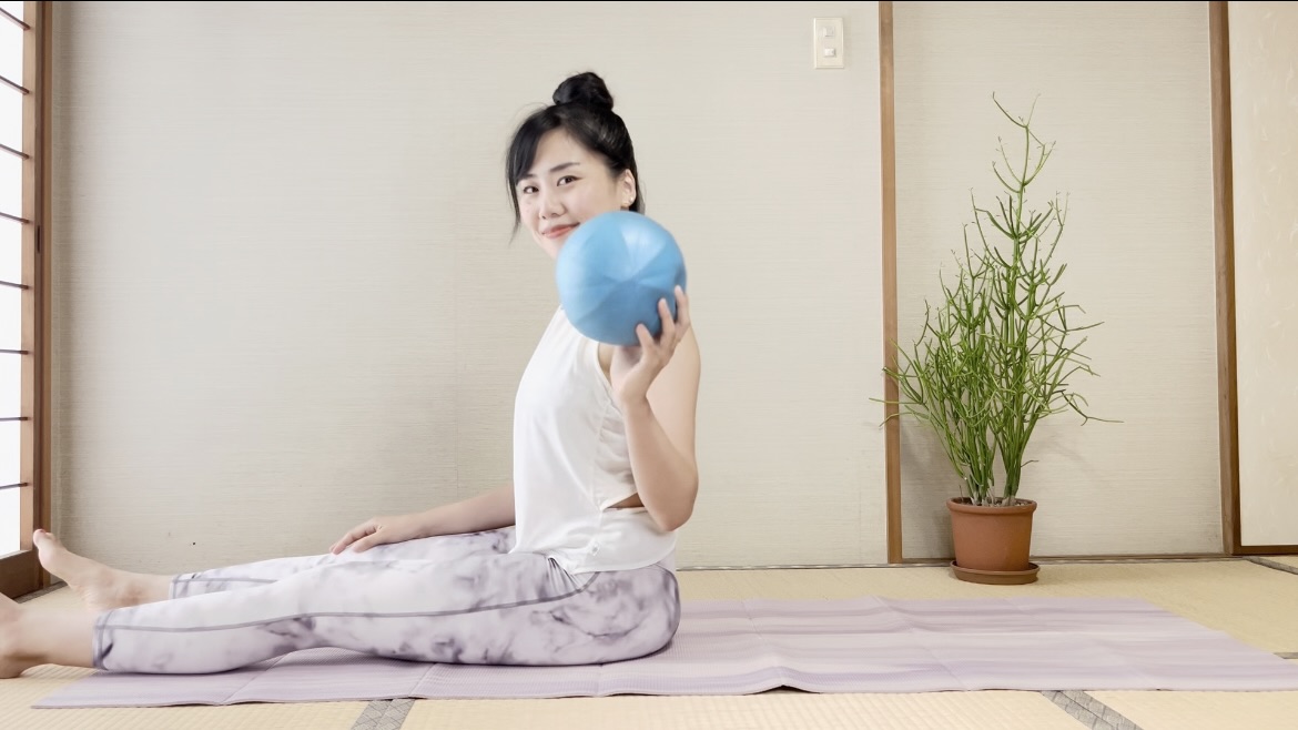 腹筋が苦手でもできる！お腹引き締め「ロールアップ＆ロールダウン」