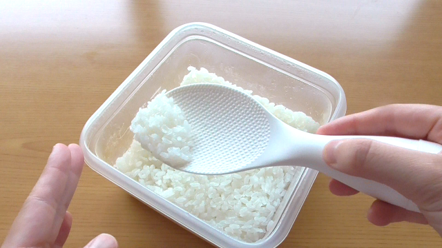【15分で完成】忙しい朝も炊きたてが食べたい！「レンジご飯」の作り方