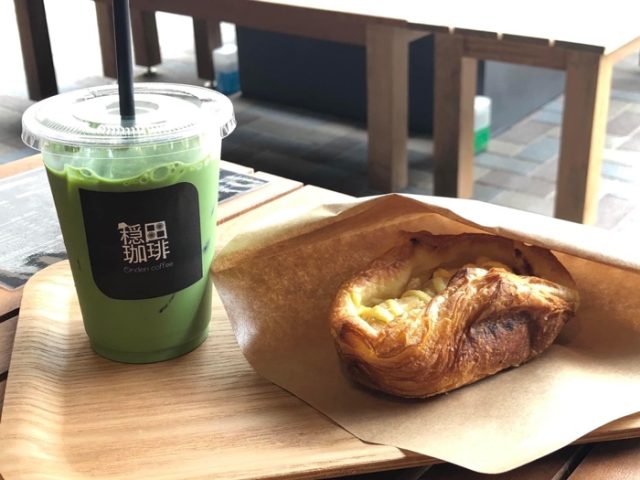 穏田珈琲 パンと抹茶ドリンク