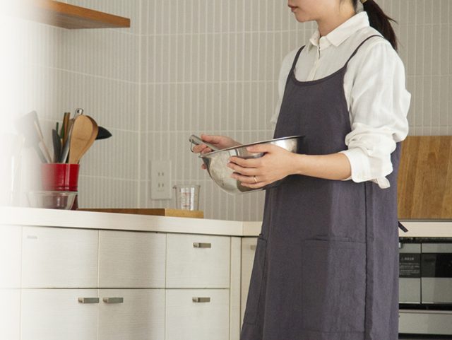 軽くて汚れに強いナイロンキャミエプロン