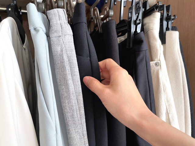 服を選ぶ