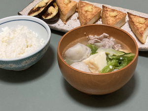 ねっとり甘い♪レンジで時短「里芋のお味噌汁」の作り方