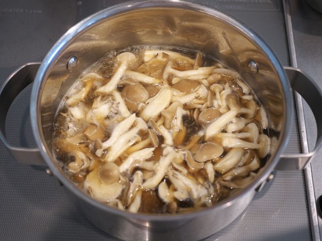 しめじやまいたけ