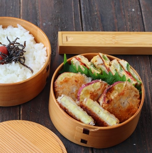 フライパン1つだけ！簡単「さつまいも肉巻きカツ」「野菜サンドオムレツ」2品弁当
