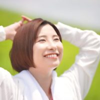 笑顔の女性