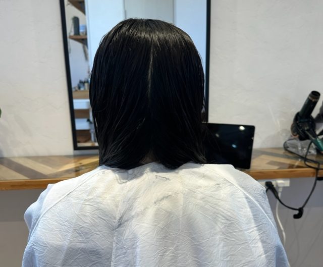 ロングヘアのタオルドライの方法