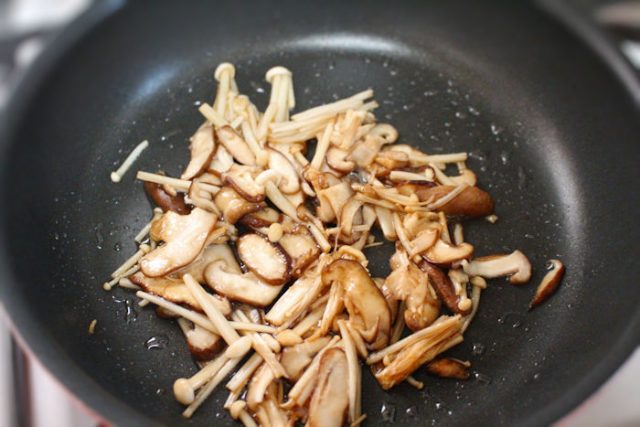 しいたけとエノキの照り焼き
