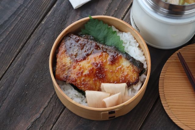 「ブリしょうが焼き丼」