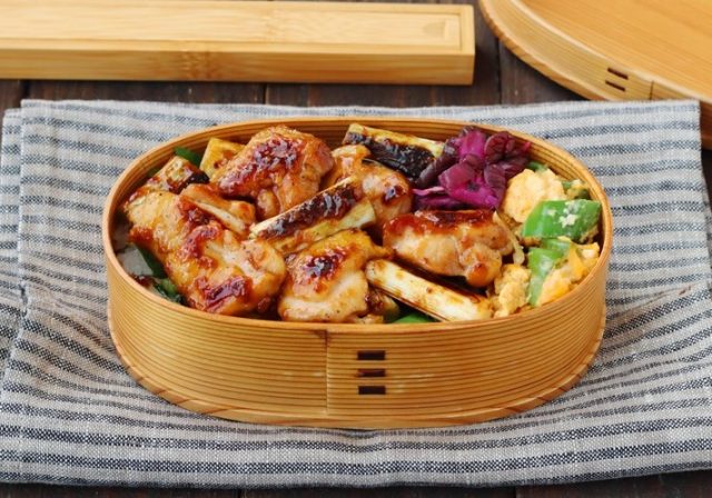 「味噌だれ焼き鶏」「ピーマン卵レンジ蒸し」2品弁当