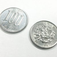 100円