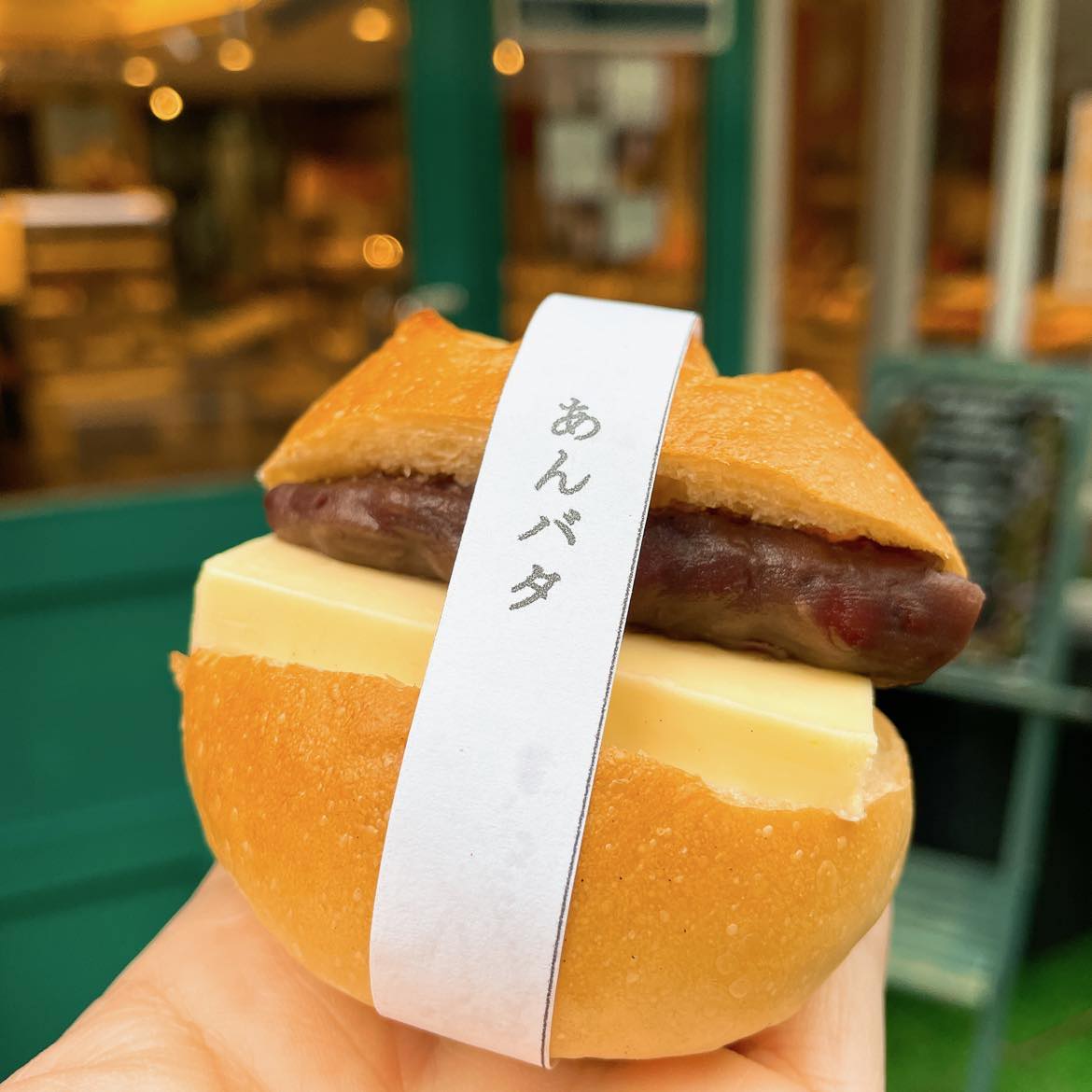 【広島】朝7時からパンが大充実！駅近もうれしい「ベーカリーキッチンFIRO」