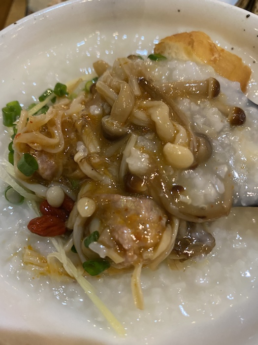 薬膳スープ肉骨茶のハーフサイズ