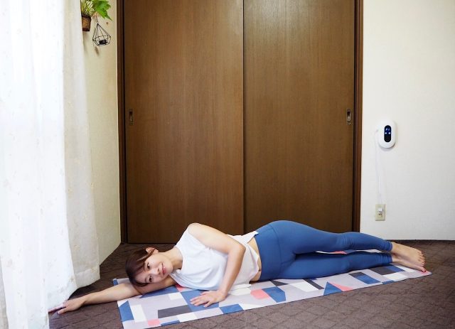 【横向きでテレビを見ながらできる！】「基礎体力をつける」エクササイズ・体幹編 左手を伸ばす