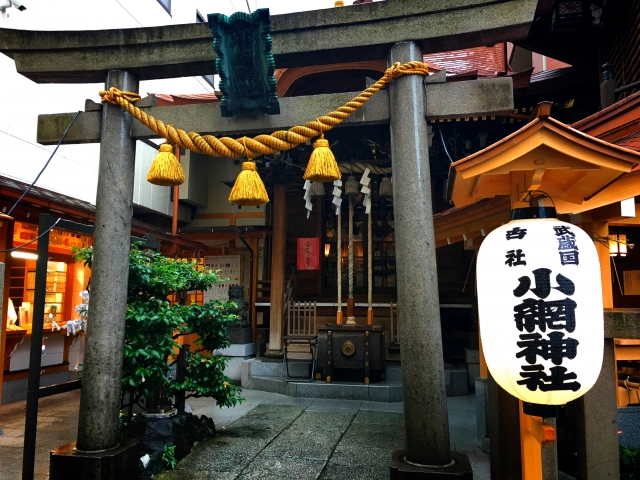 初詣に行きたい！都内の「金運アップ」神社とお寺