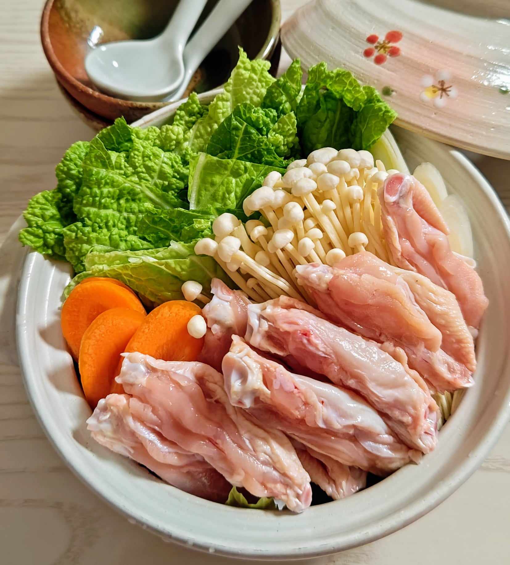 〆の雑炊は朝ごはんにも活躍！「水炊き＋つけダレ」で鍋を楽しもう♪