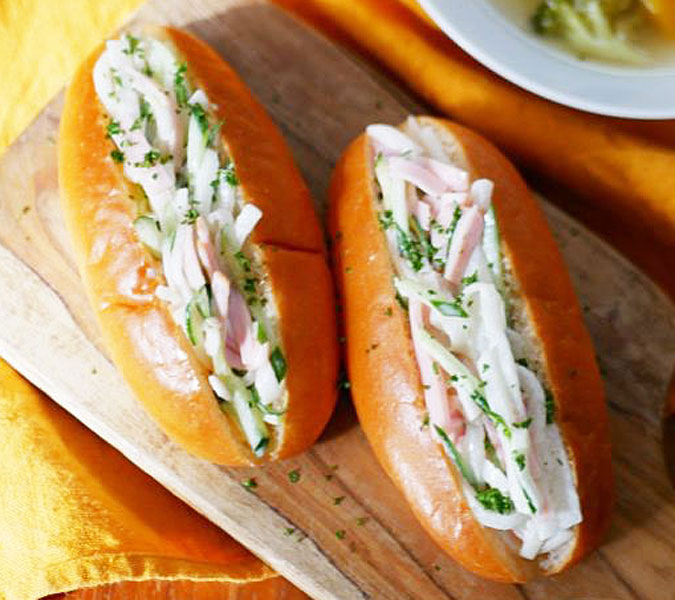 朝のパンによく合う！簡単「大根サラダ」レシピ3つ