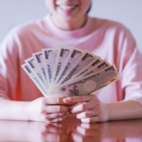 お金、女性